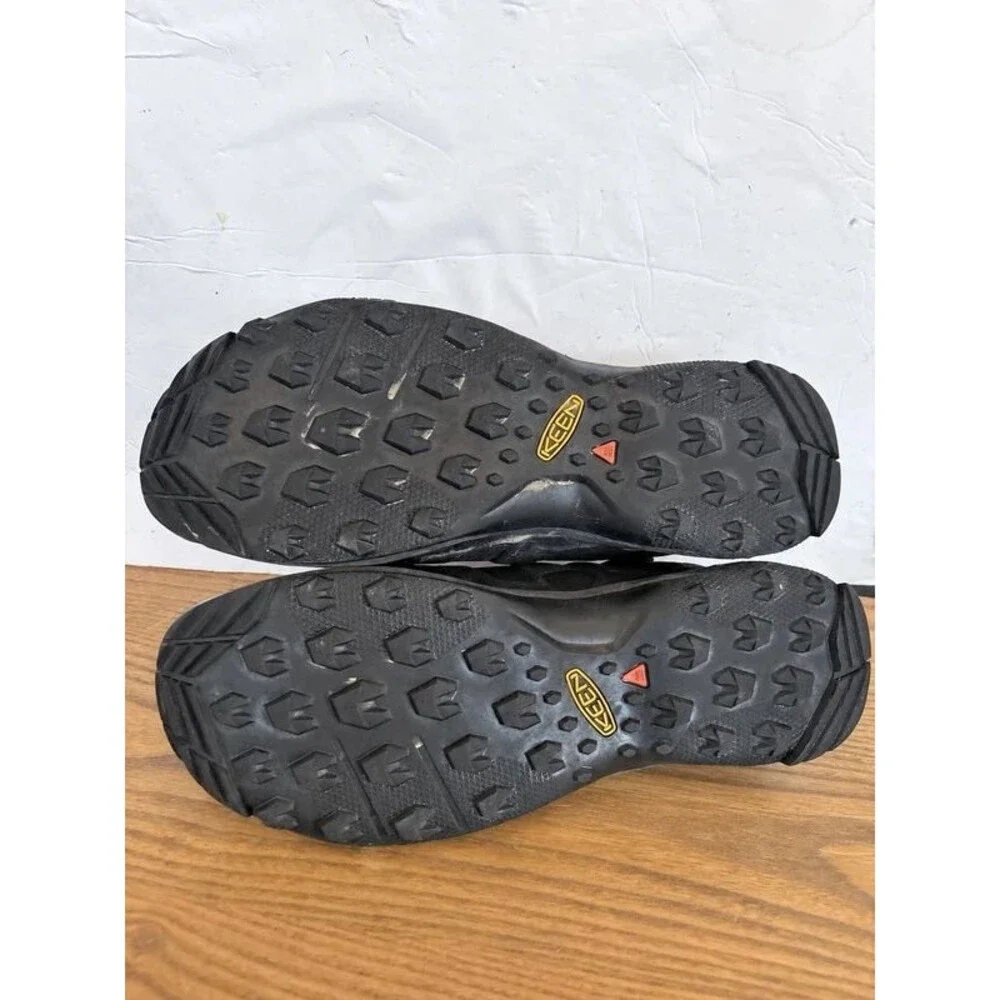 Keen these hiking